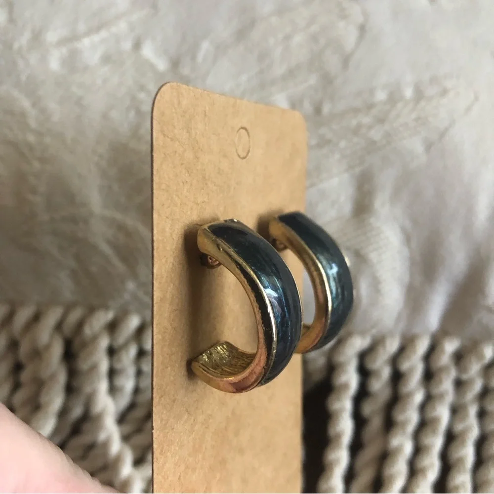 Vintage emerald metallic enamel hoop pierced earrings